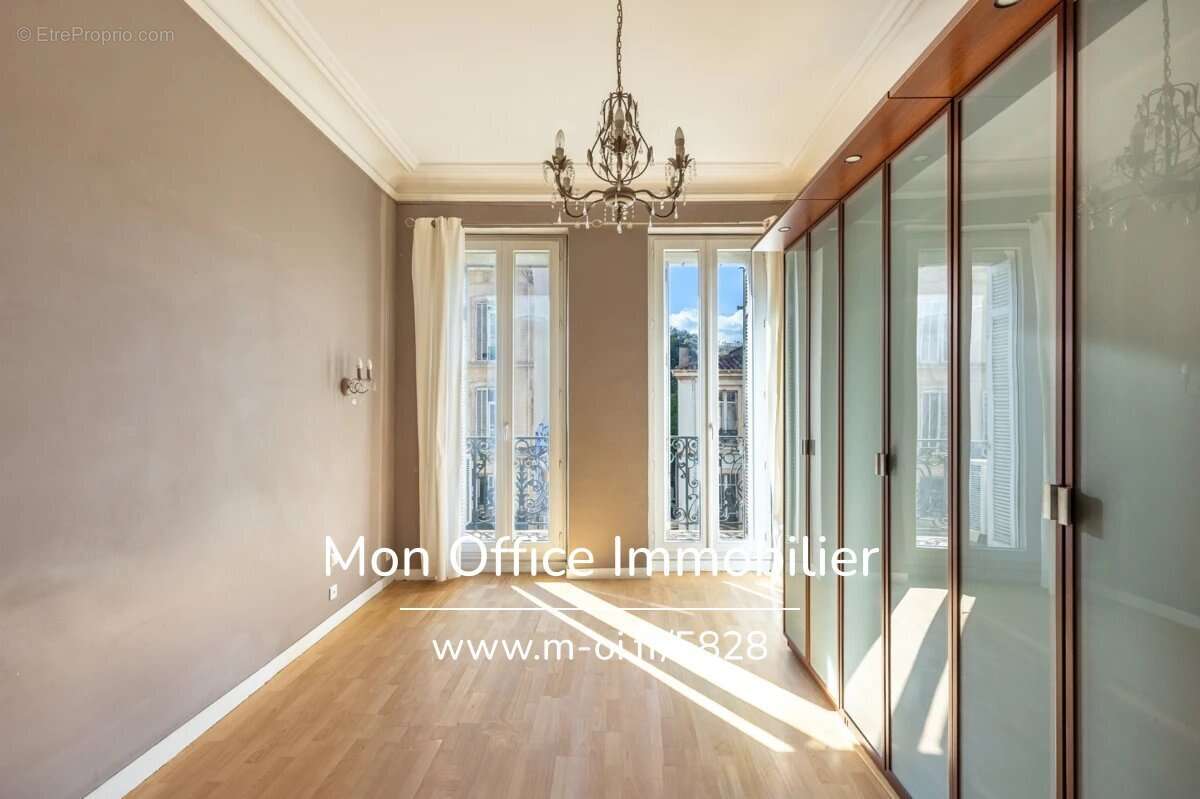 Commerce à MARSEILLE-6E