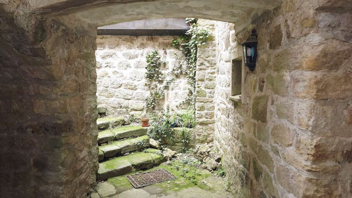 Maison à SAINT-PAUL-LE-JEUNE