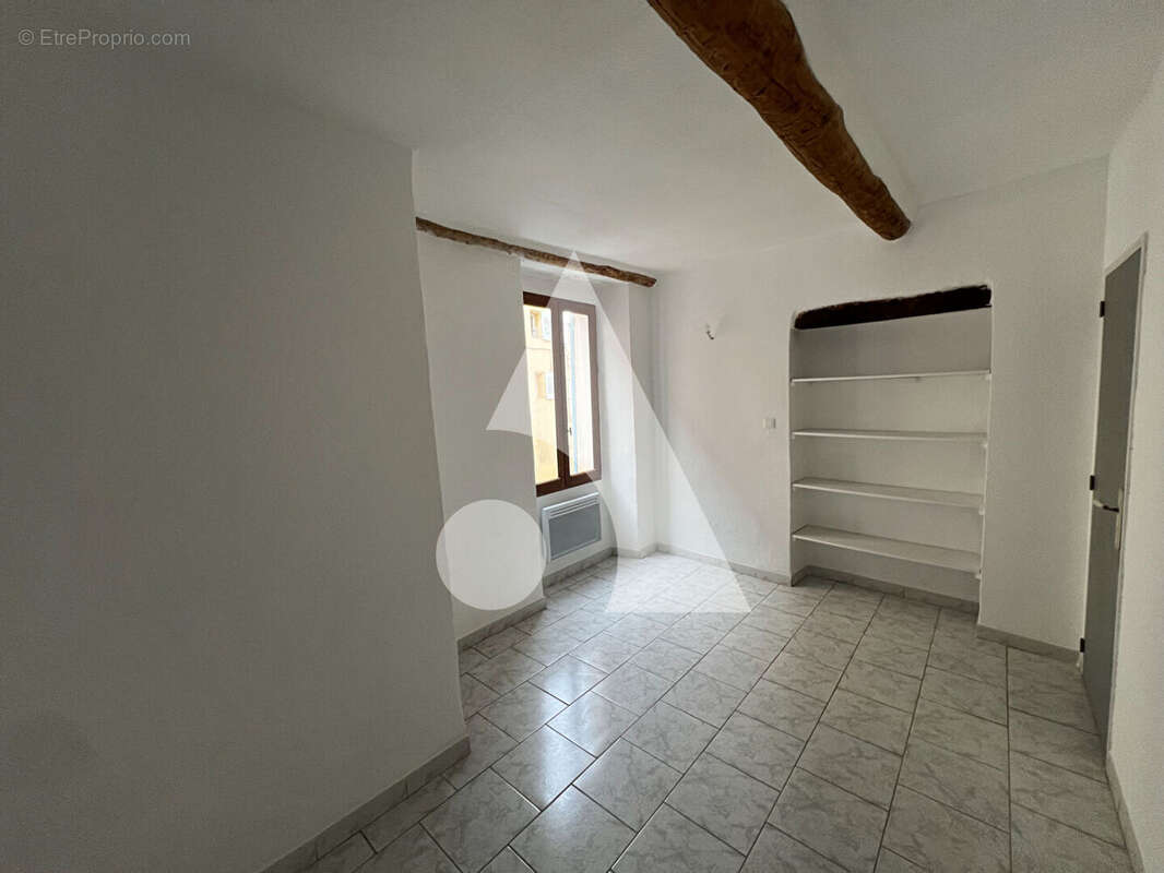 Appartement à COTIGNAC