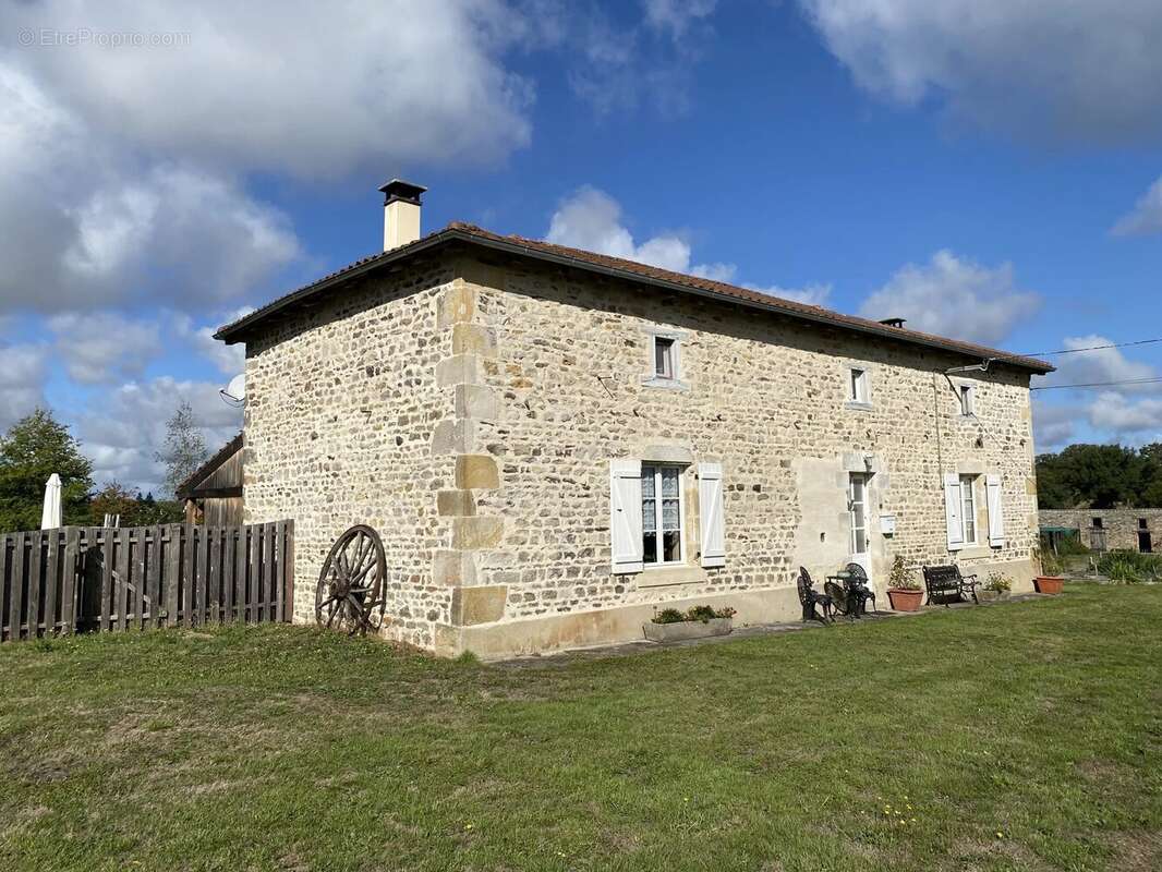 Jolie maison de campagne avec un grand jardin et de belles dépendances - photo 30