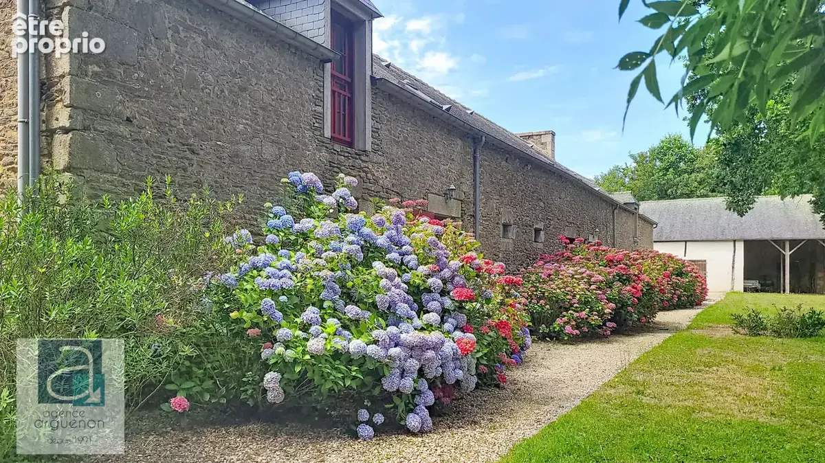 SOUS OFFRE -Entre Dinan et la côte - belle propriété à Corseul  sur 1+ hectares - photo 10