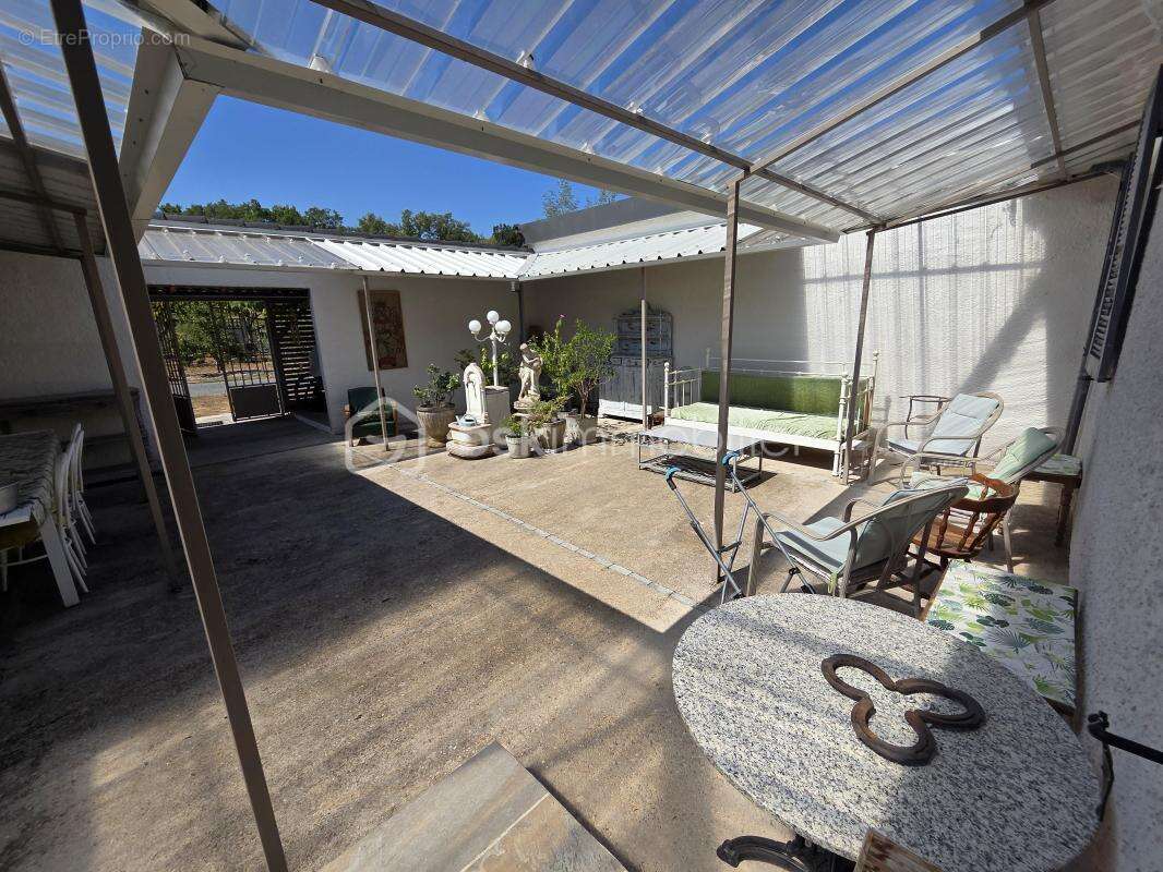 Magnifique Pavillon de plain pied de 149m² avec patio et dépendances à Avril sur Loire - photo 20