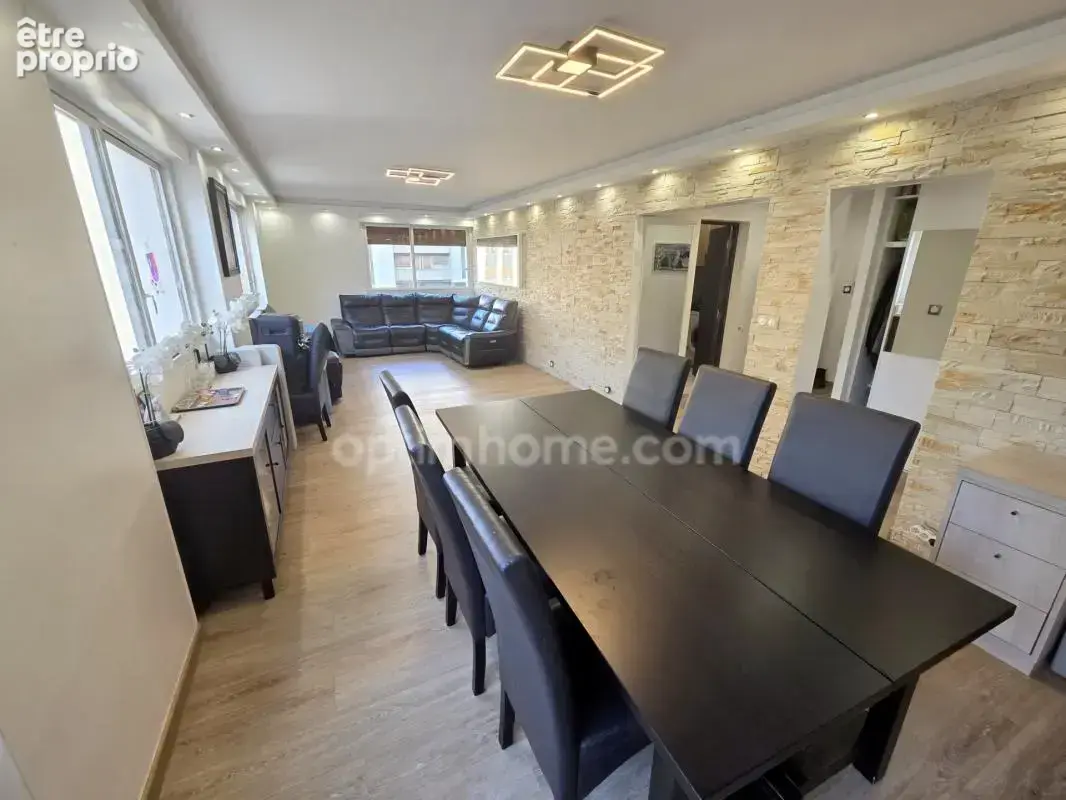 Appartement 5 pièces - 2ème étage - 102 m2 - Cave et Place de Parking - 212 000 € FAI - photo 4