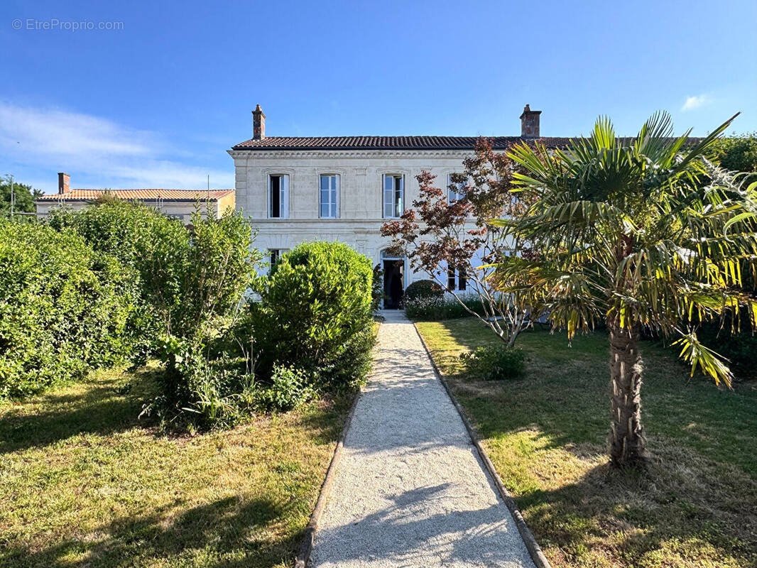 Maison à TONNAY-CHARENTE