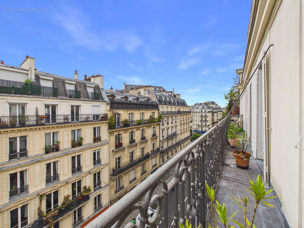 Appartement à PARIS-10E