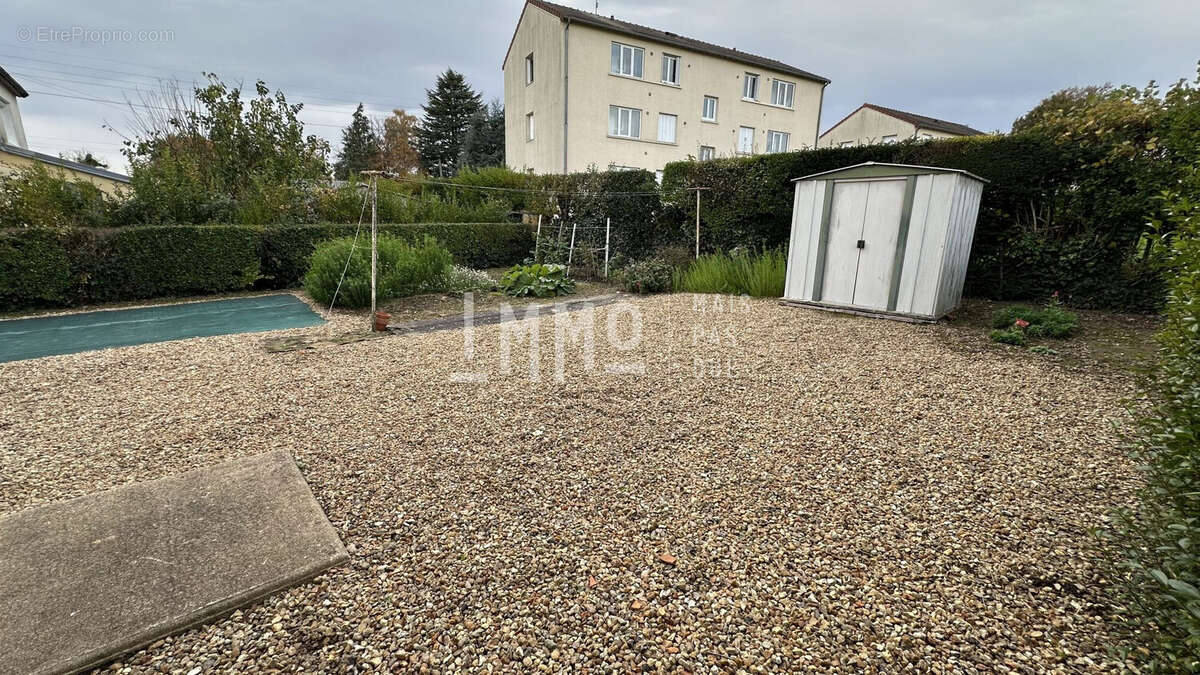 Maison à BESSE-SUR-BRAYE