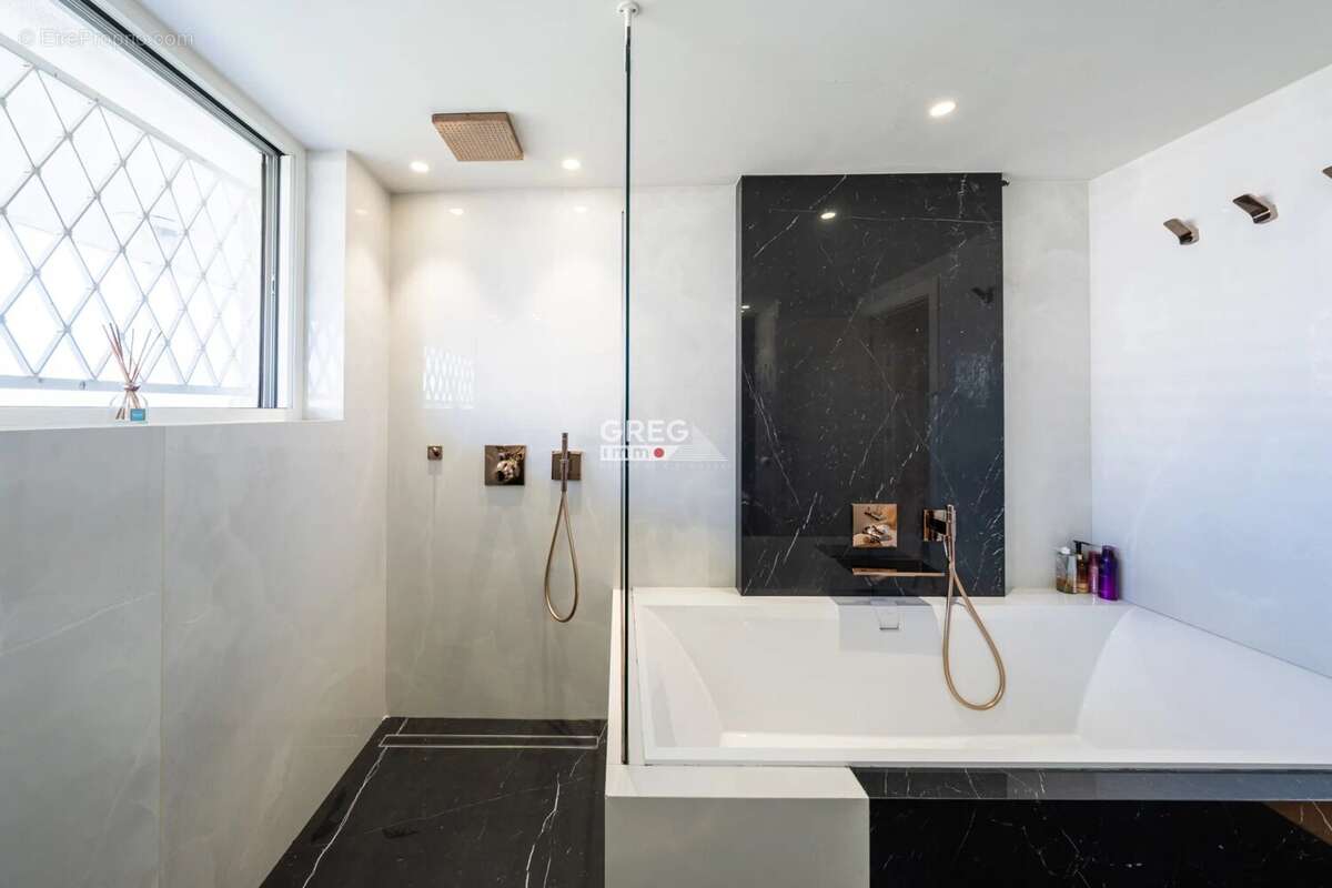 Appartement à VILLENEUVE-LOUBET