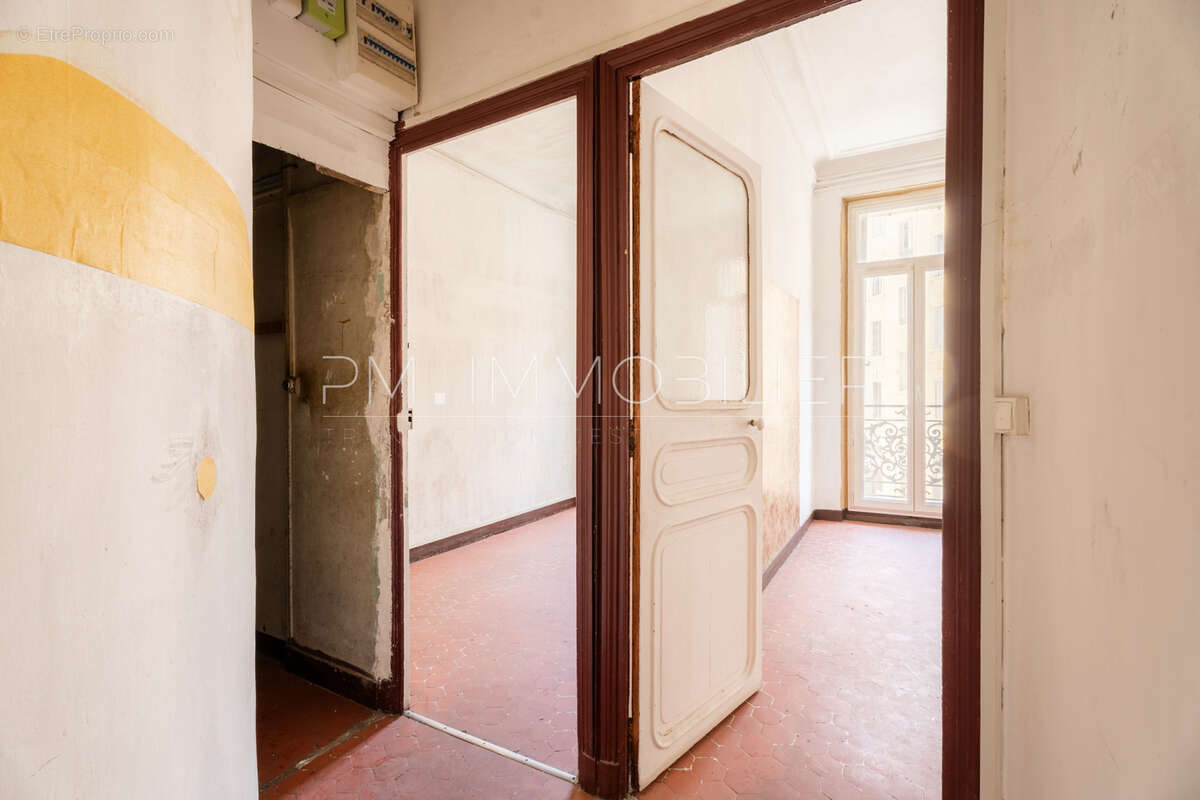 Appartement à MARSEILLE-2E