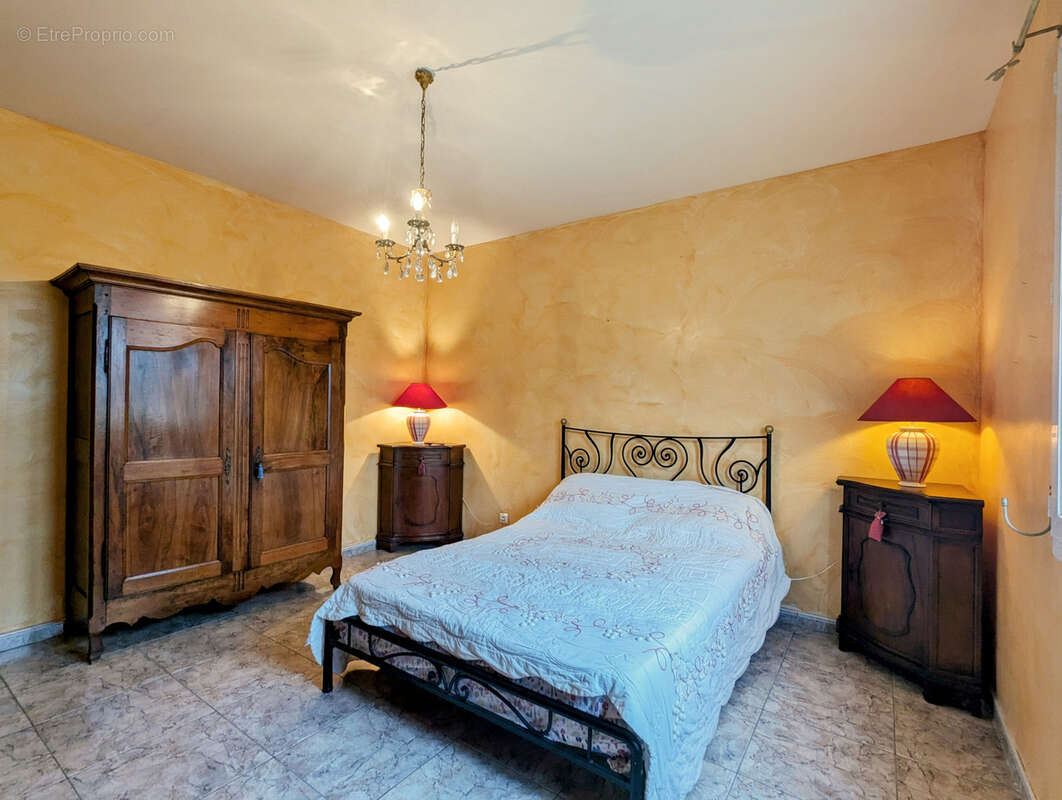 Maison à ESPONDEILHAN