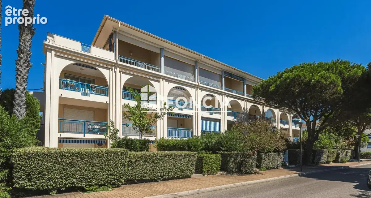 LE LAVANDOU – Résidence avec piscine - T4 - photo 2