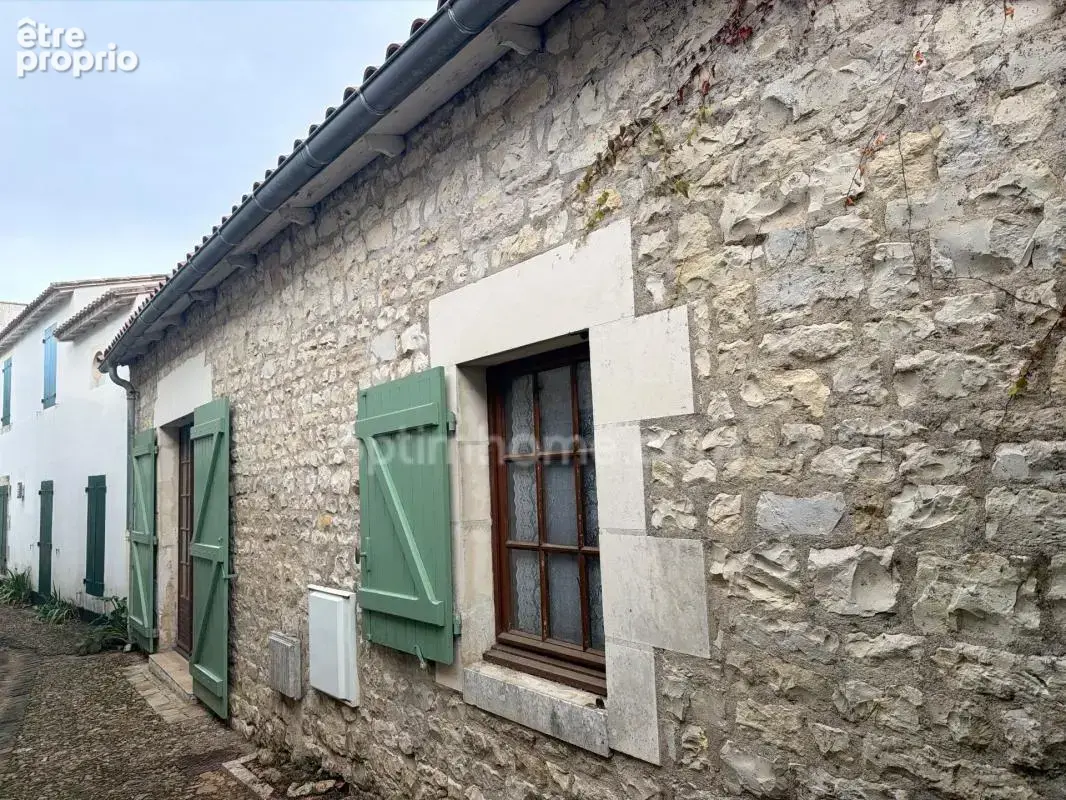 Maison typiquement village  de Plain-pied A Sainte-Marie-de-Ré 17740 (La Noue) - photo 10