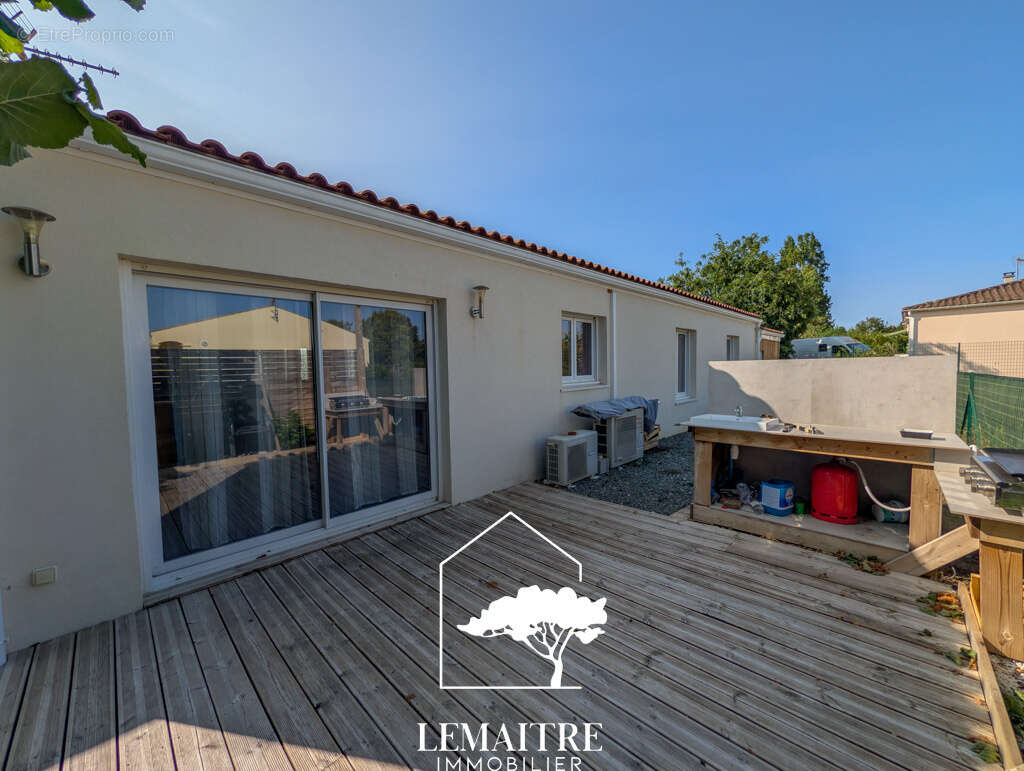 CORME-ROYAL (17600)   Pavillon individuel   106 m2   3 chambres   Garage   Terrain 471 m2 - photo 7