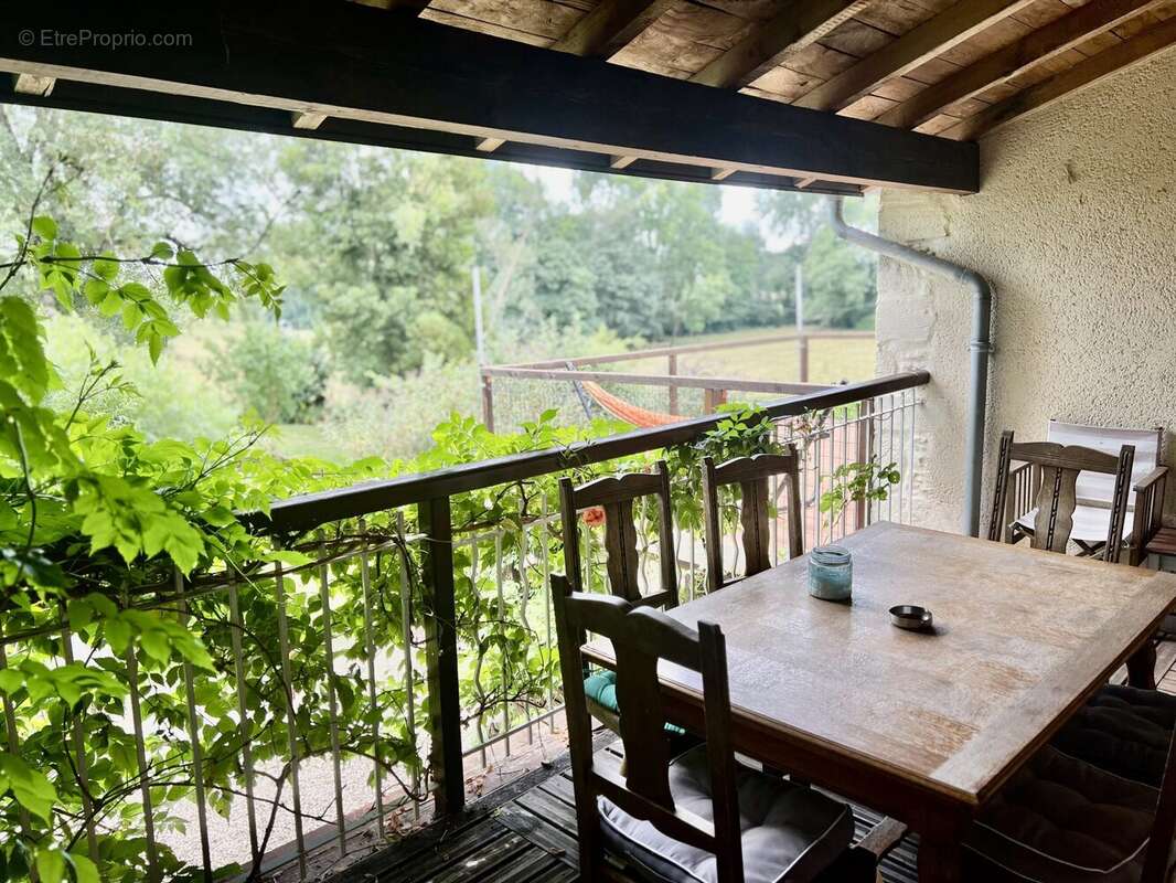 Appartement à BALEYSSAGUES