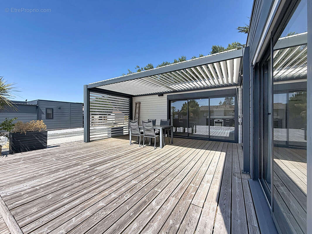 Chalet contemporain - 64m² - 2 chambres - Piscine - PRL ouvert à l'année - photo 11
