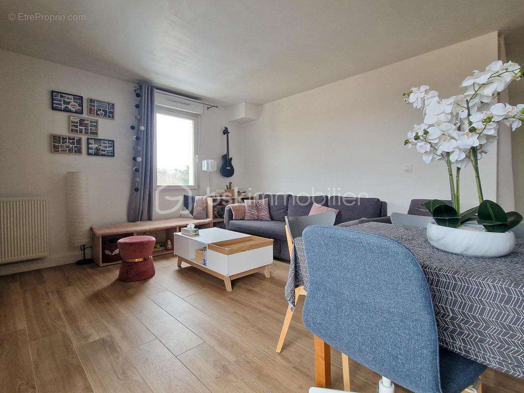 Appartement à EMERAINVILLE