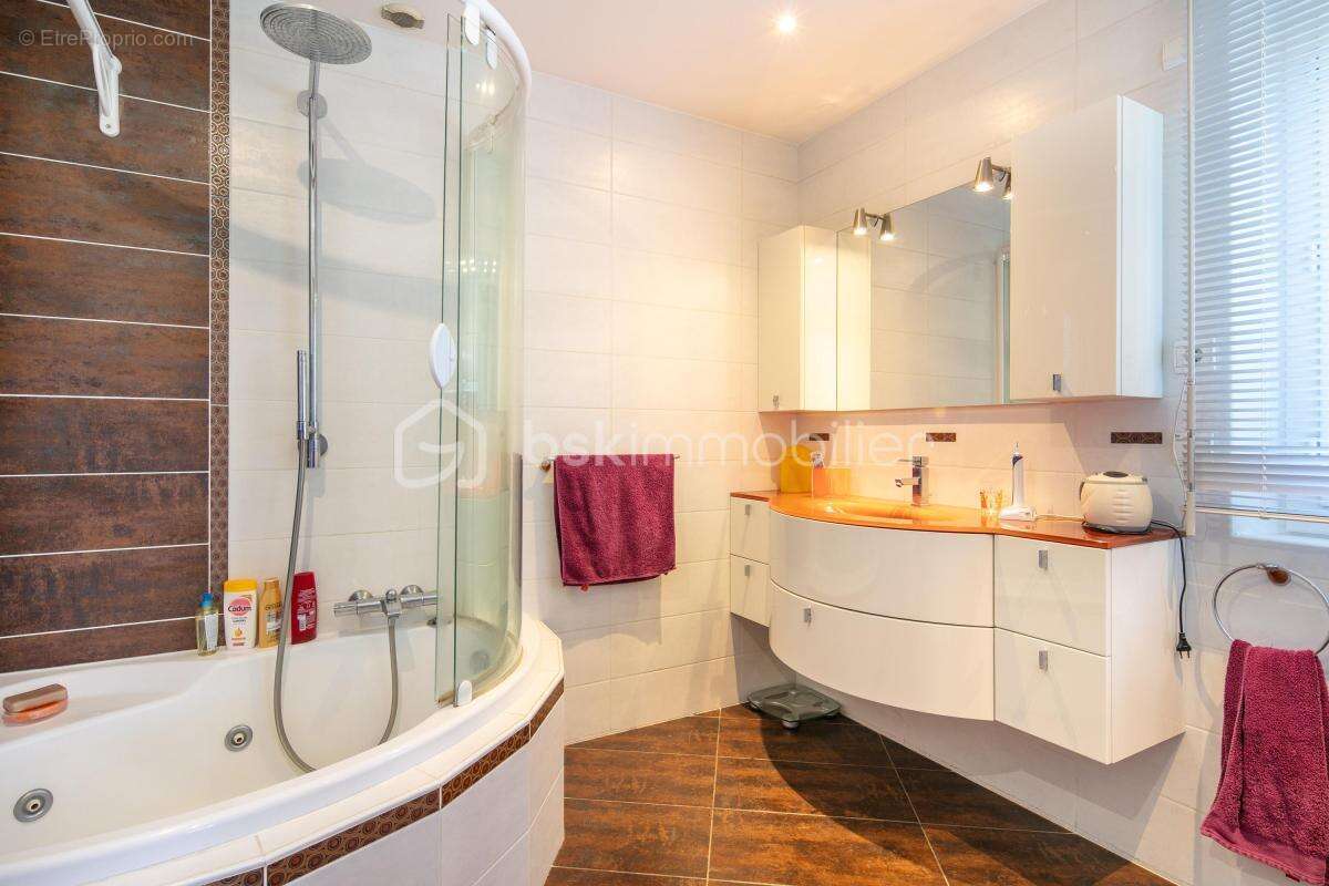 Maison à SAINT-ISMIER