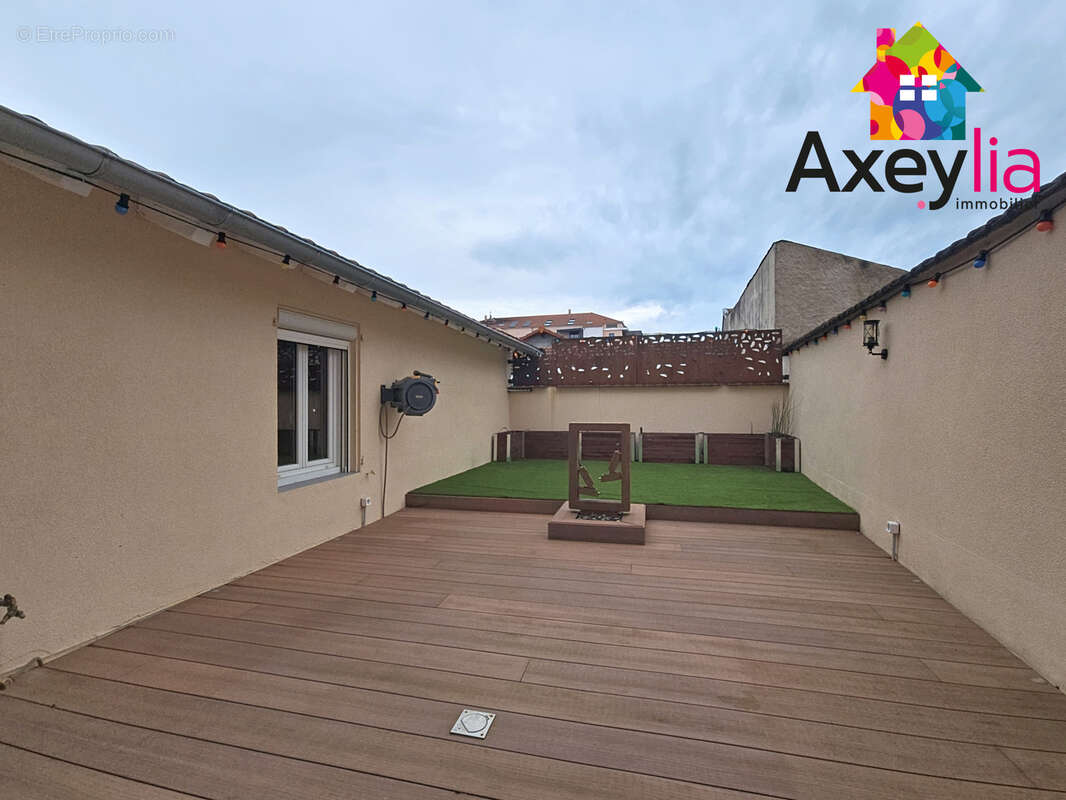 Appartement à LE COTEAU