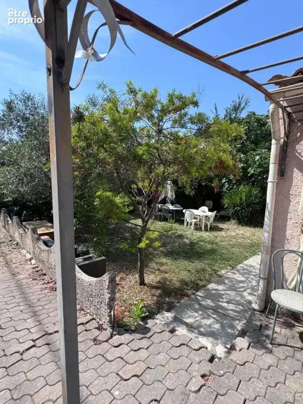 Cagnes-sur-Mer /Sainte-Colombe  Maison individuelle de plain-pied Terrain 846 m² piscinable - photo 2