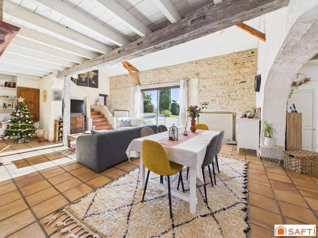 Maison 202 m² à Saint-Sulpice-Sur-Leze  - photo 3
