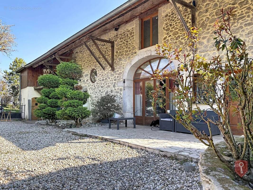 Maison à SAVIGNY