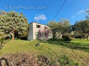 Maison à TOURRETTES