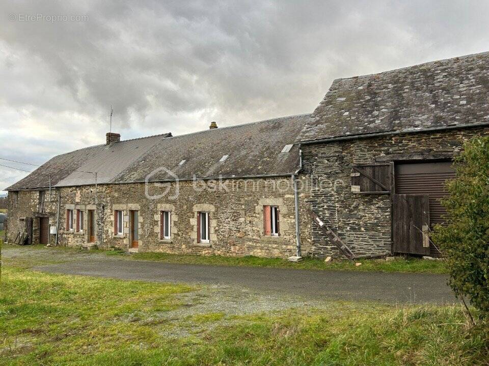 Maison à JAVRON-LES-CHAPELLES