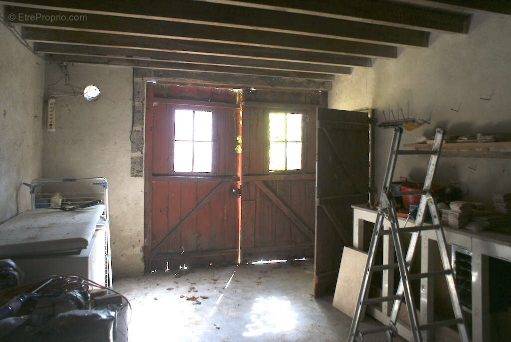 Chartreuse avec grand dependances et 6.1 ha - photo 27