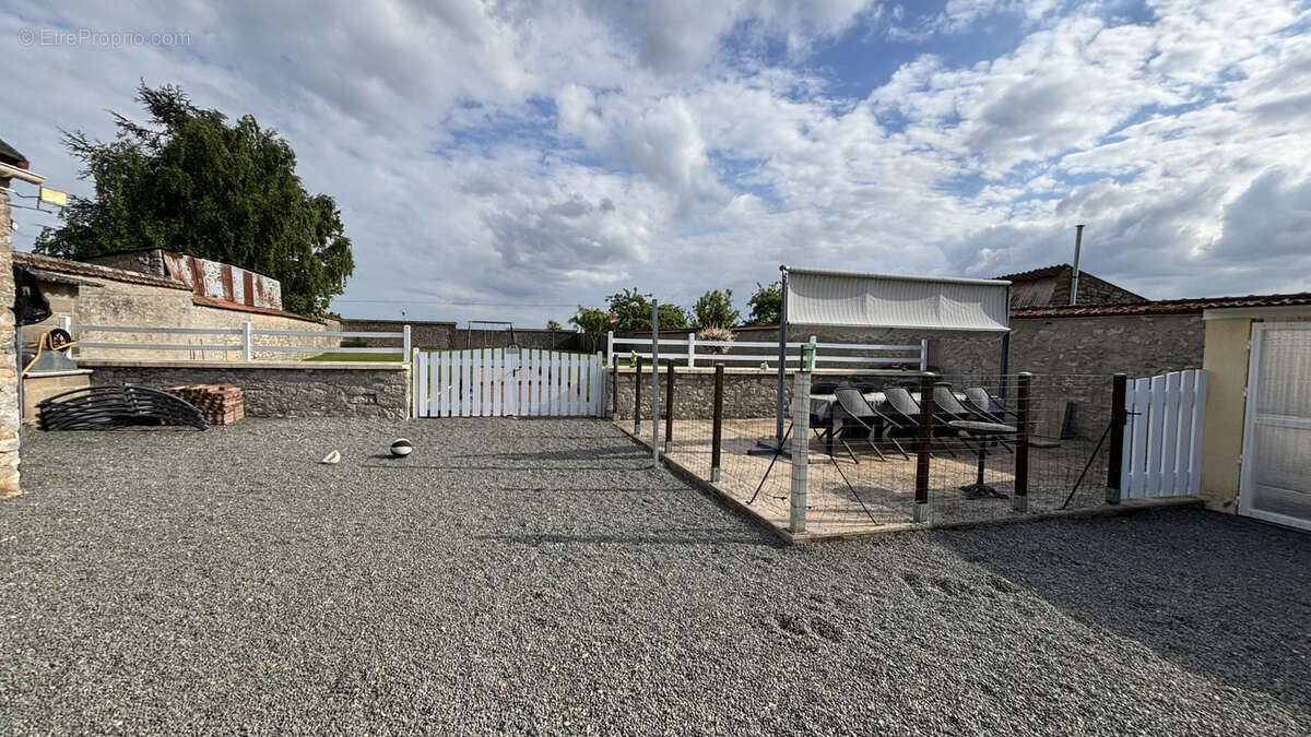 Maison à BEAUVILLIERS