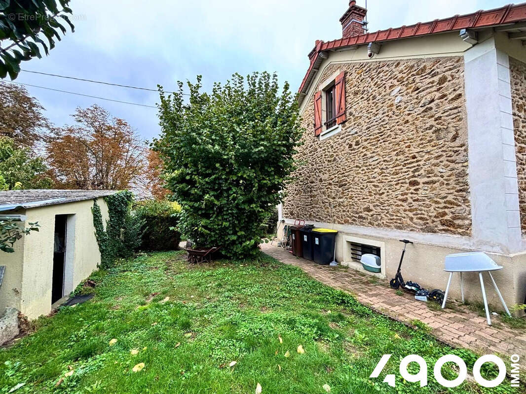 Maison à CORBEIL-ESSONNES