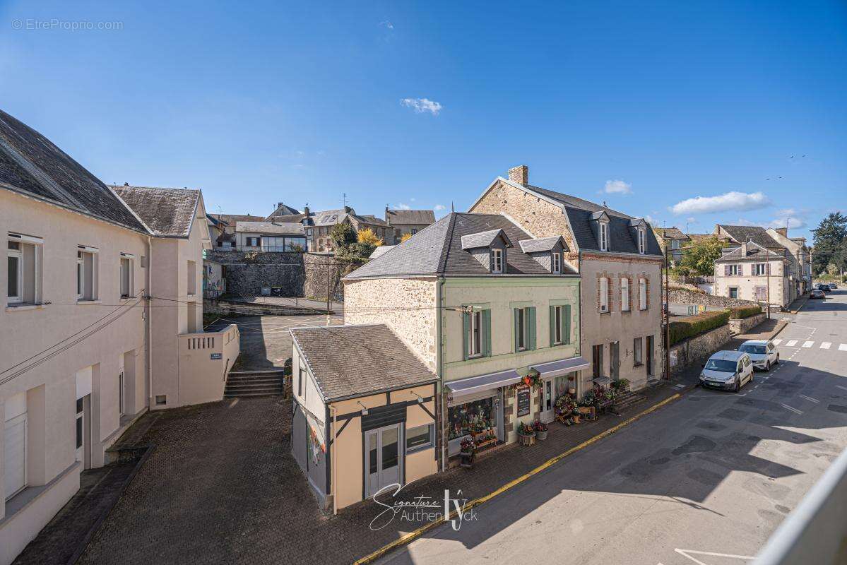 Appartement à SAINT-ETIENNE-DE-FURSAC
