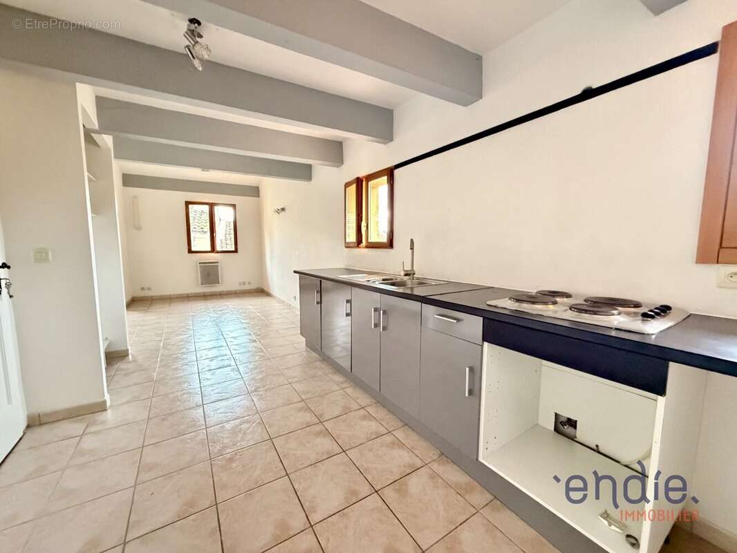 Appartement à LORGUES