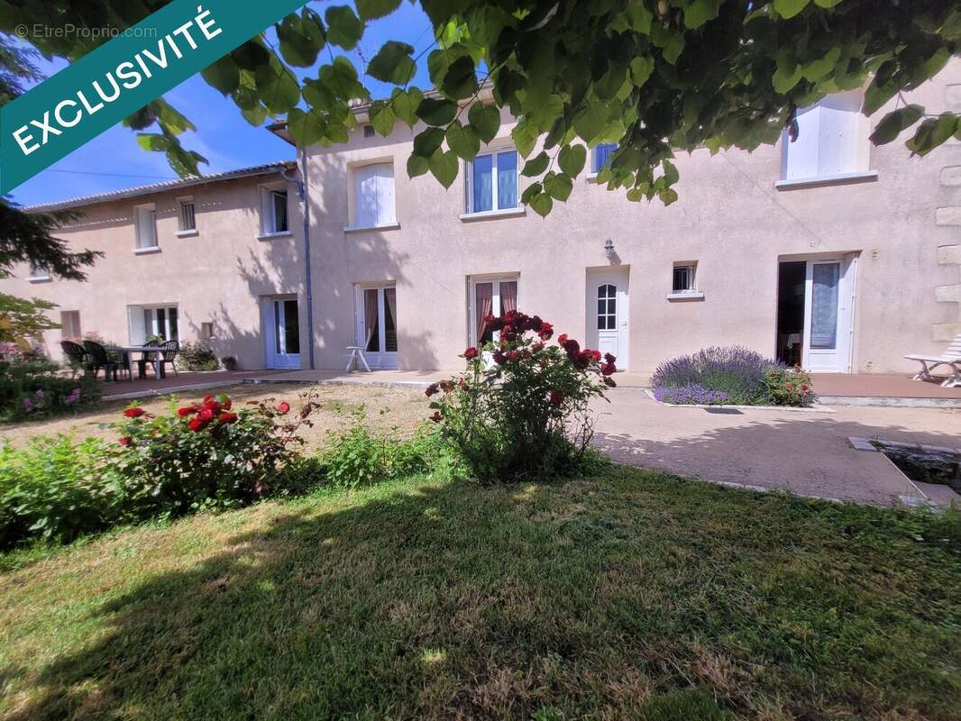 Photo 1 - Maison à VOUILLE