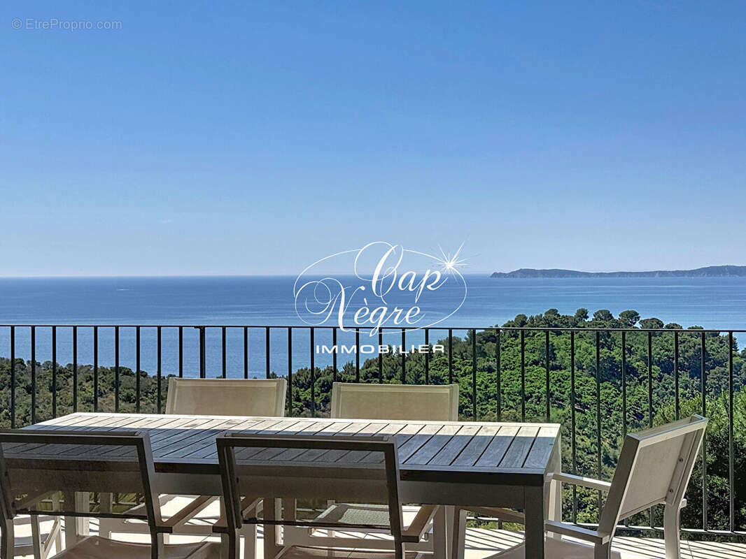 Propriété contemporaine avec magnifique vue mer au Rayol - photo 3