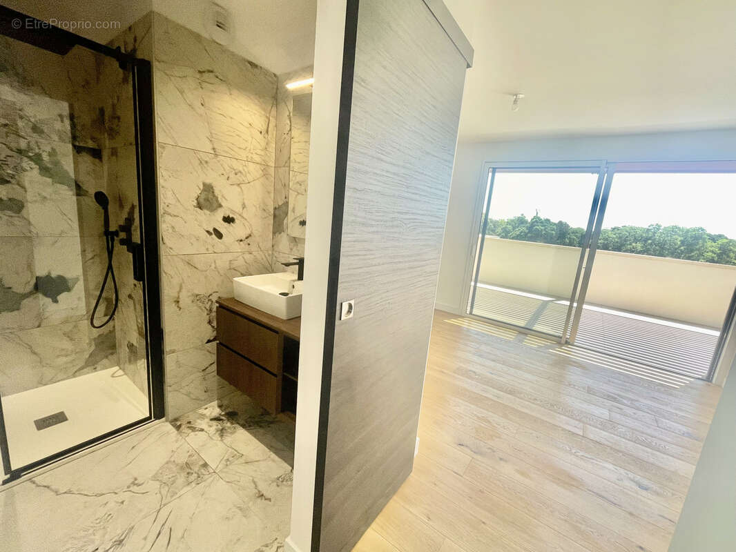 Appartement à CASTRIES