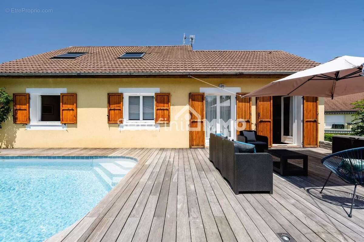 Maison à QUINTAL