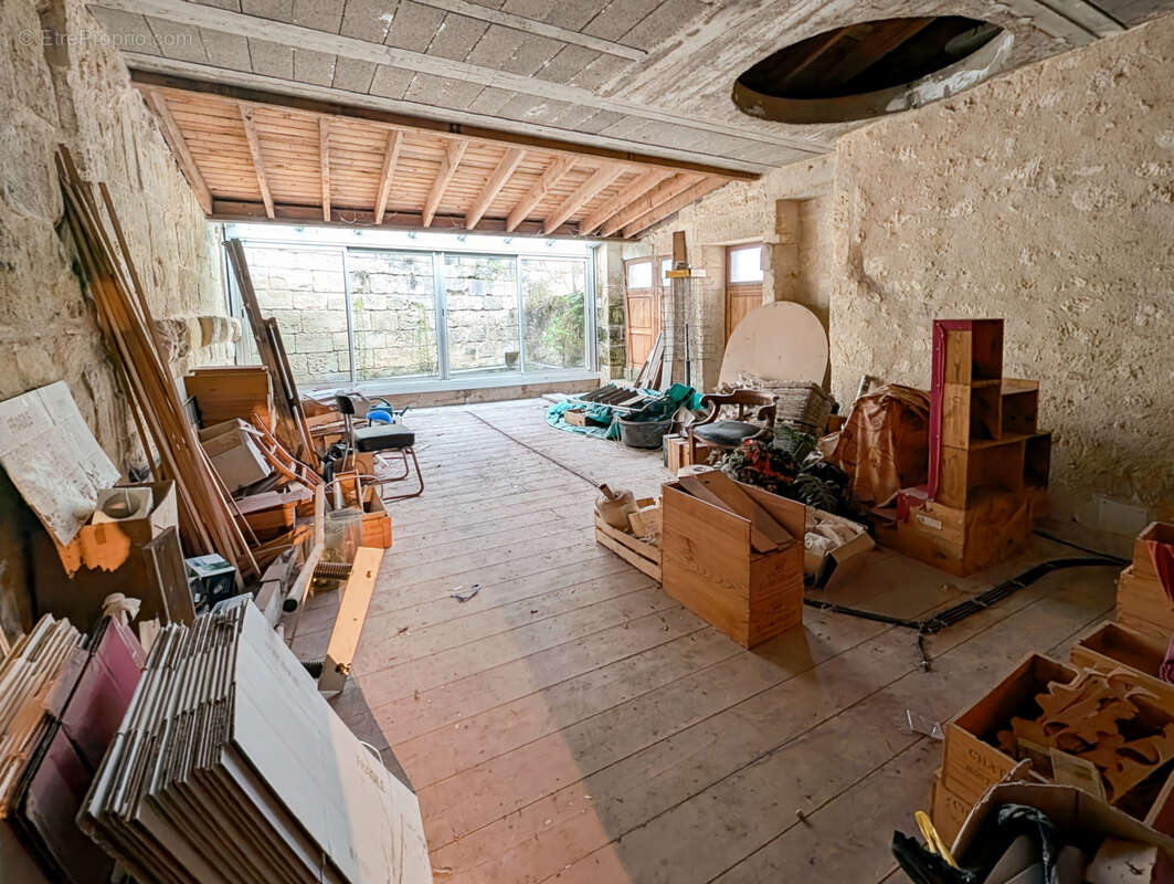 Commerce à SAINT-EMILION