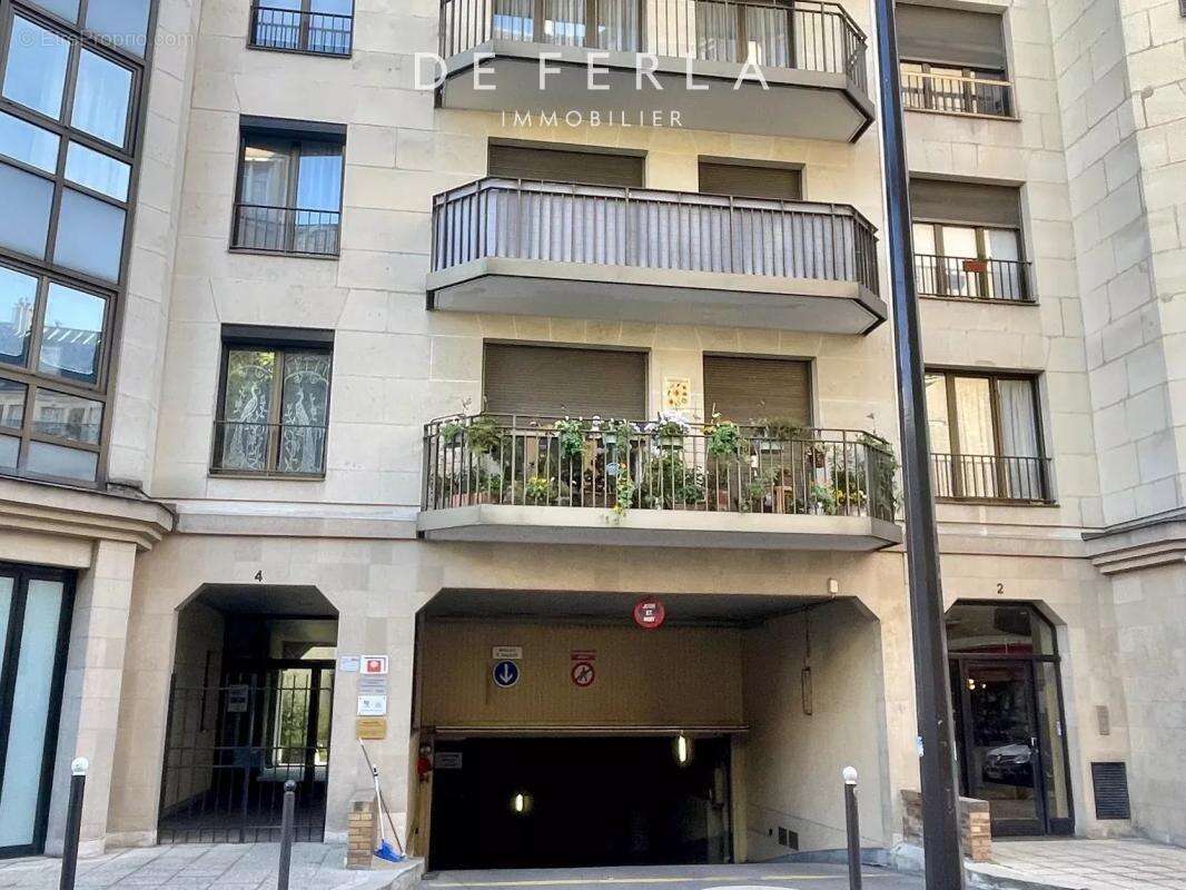 Parking à PARIS-14E