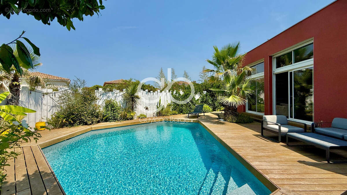Villa T5 Moderne 140m2 Piscine Chauffée au sel Poêle à Bois - Le Crès 34920 - photo 18