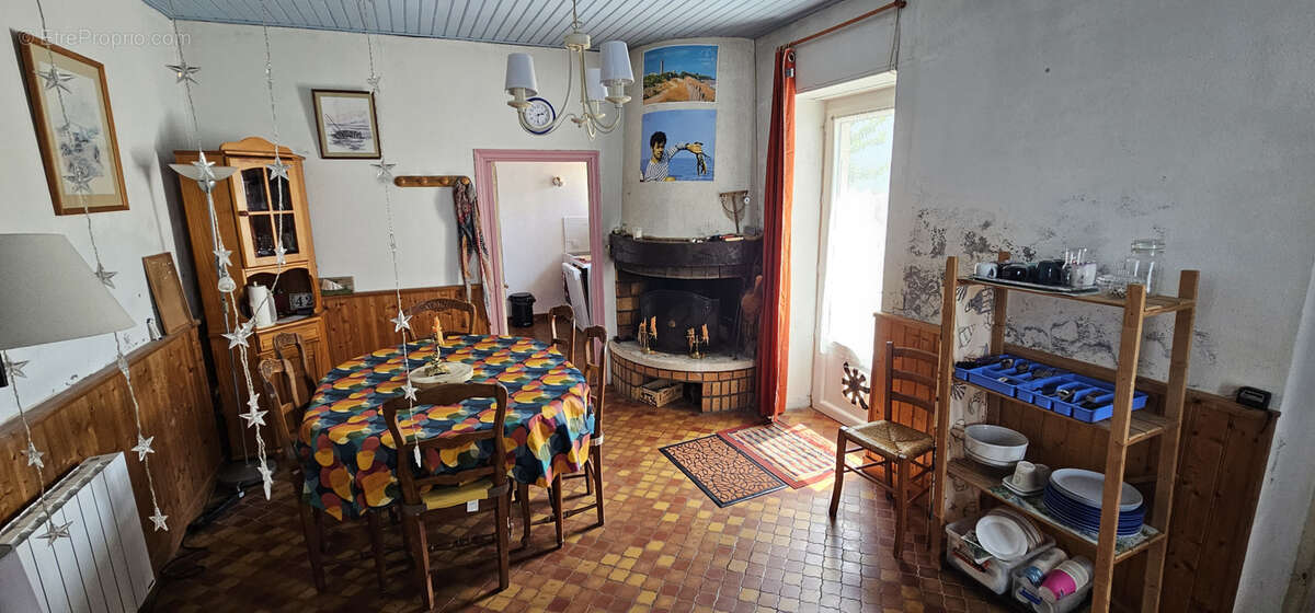 Maison à SAINT-CLEMENT-DES-BALEINES