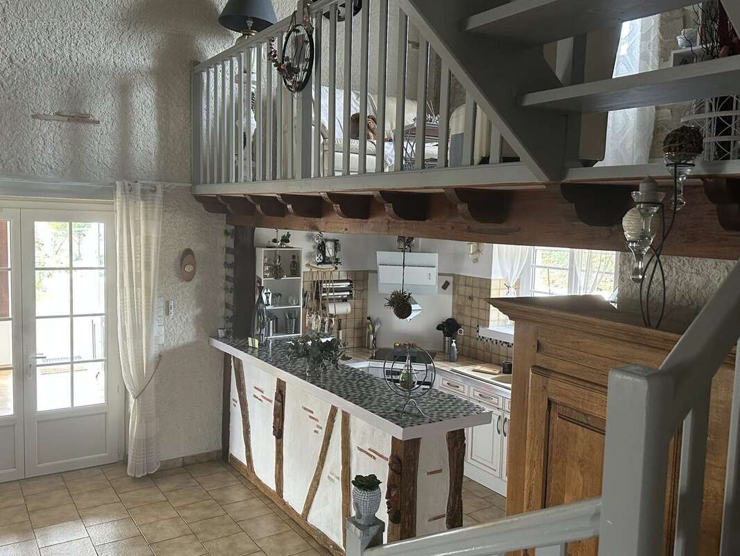 Maison à BOURGOUGNAGUE