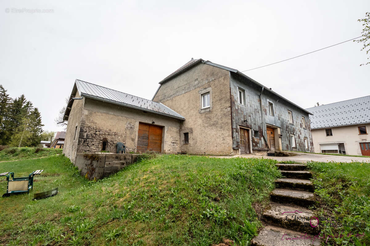 Maison à CHAPELLE-DES-BOIS