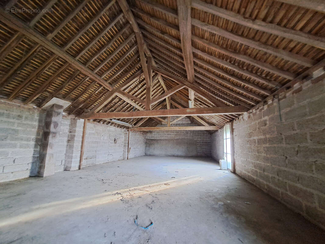 Appartement à COURLON-SUR-YONNE