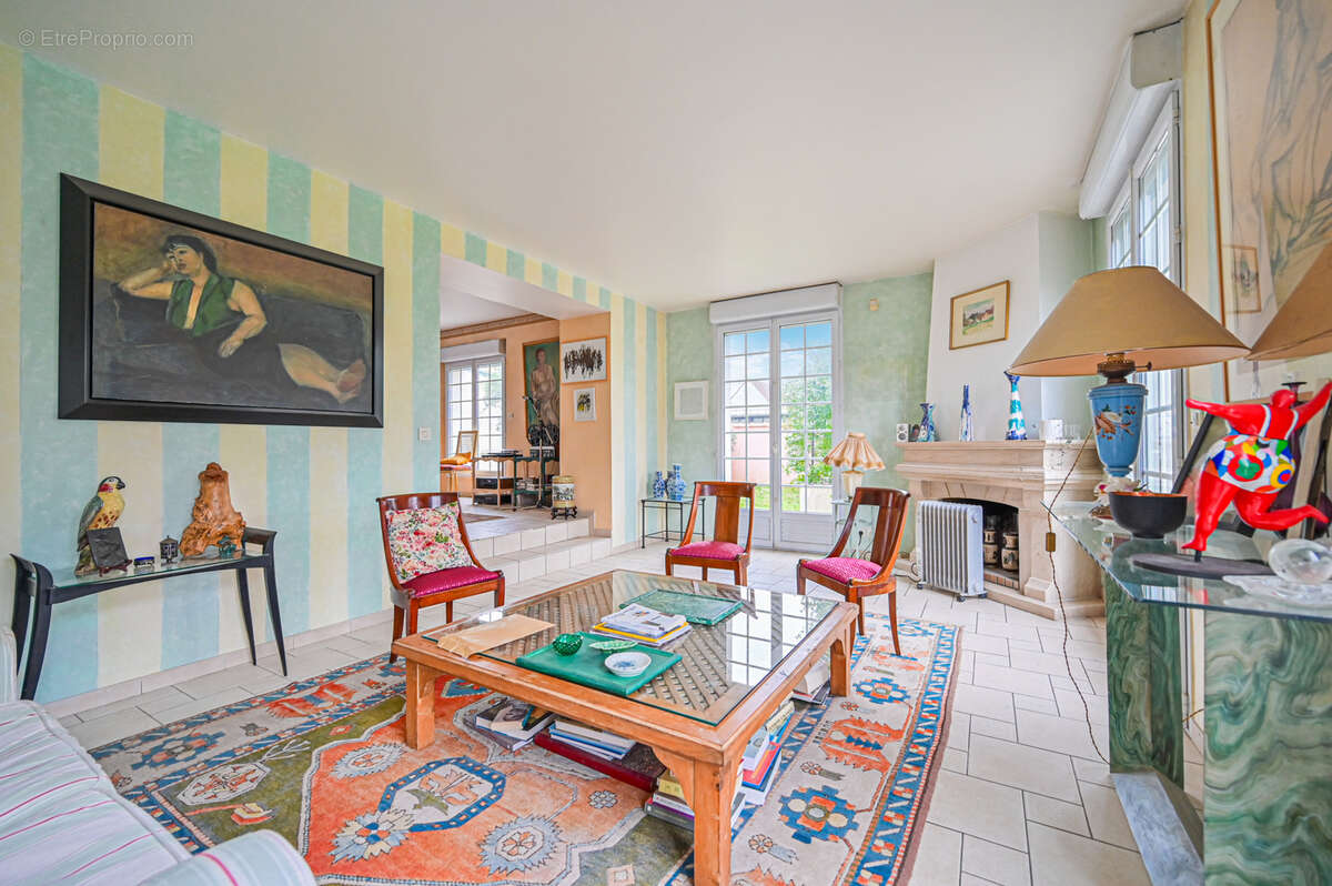 Maison à SAINT-MAUR-DES-FOSSES