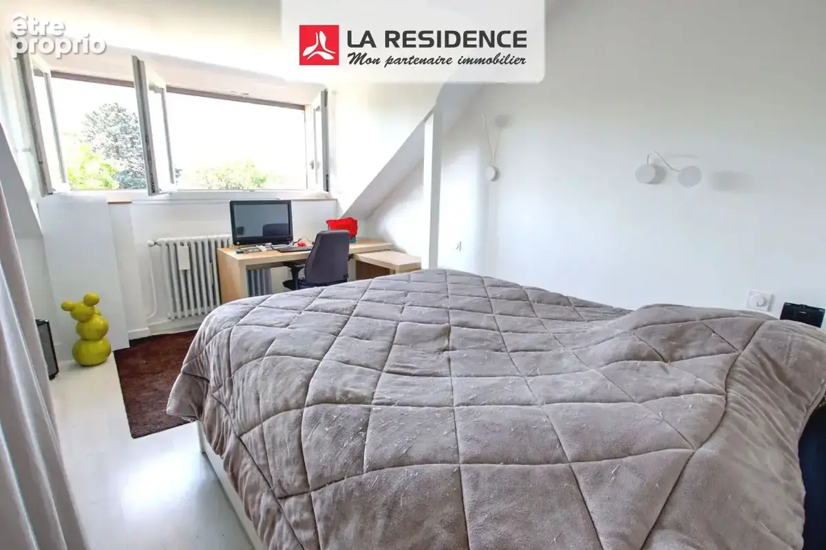 Maison 130 m² à Le Mesnil-Saint-Denis  - photo 6