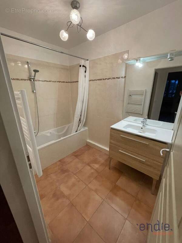 Appartement à SALERNES