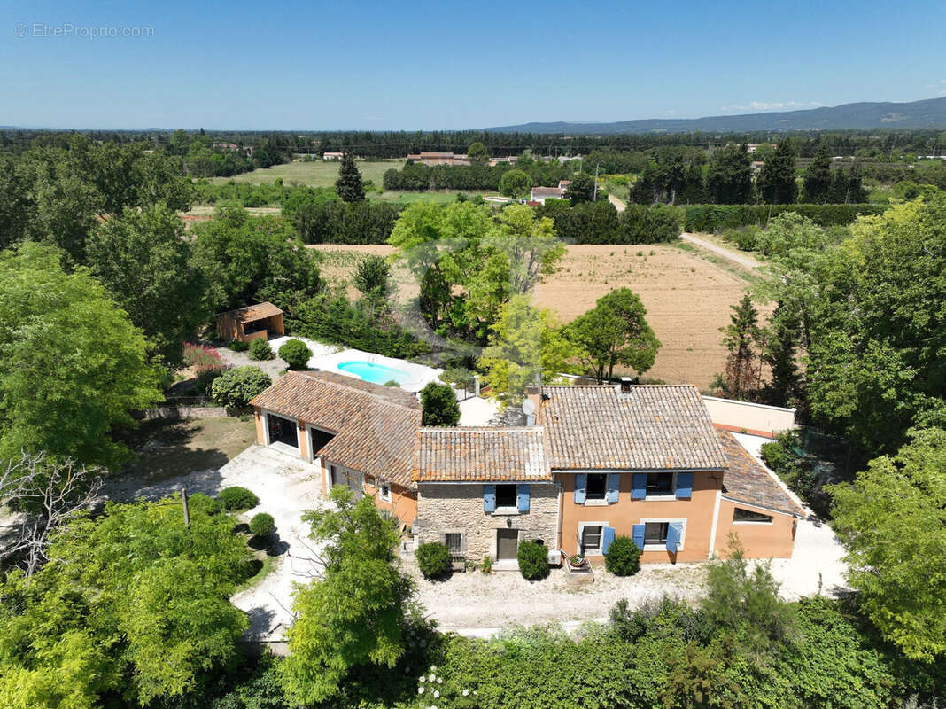 Maison à L'ISLE-SUR-LA-SORGUE
