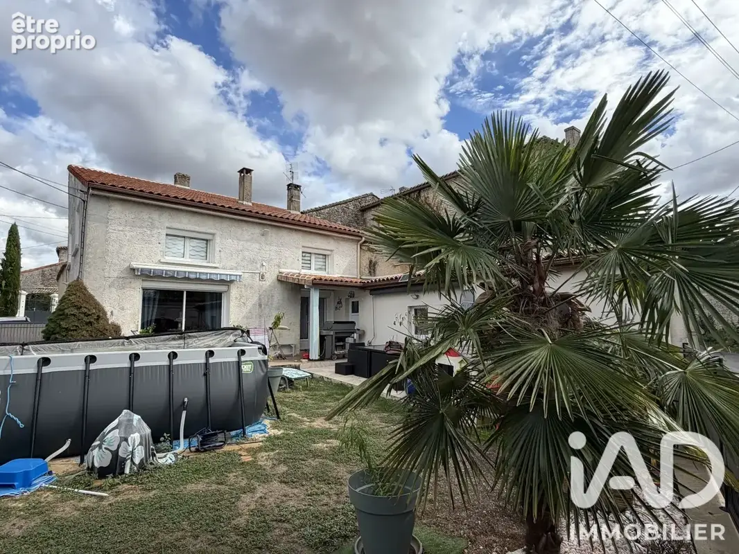 Photo 1 - Maison à CHAMPNIERS