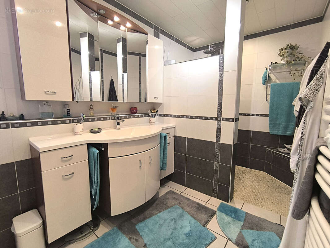 Maison à COMMEQUIERS