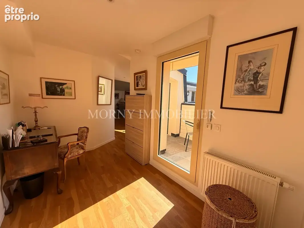 Appartement dernier étage avec deux terrasses - parking privatif et cave - photo 7