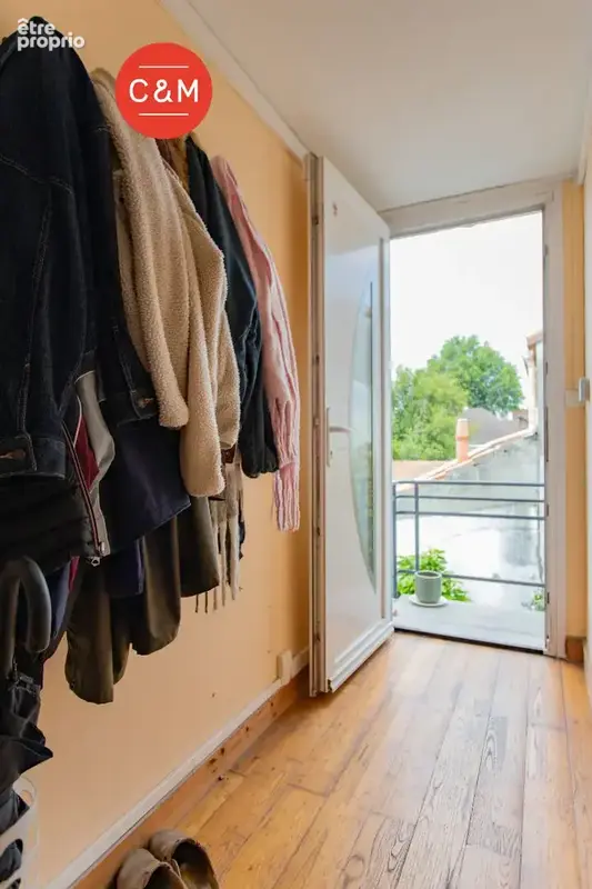 REZE BALINIERE - Maison divisée en trois logements - photo 10